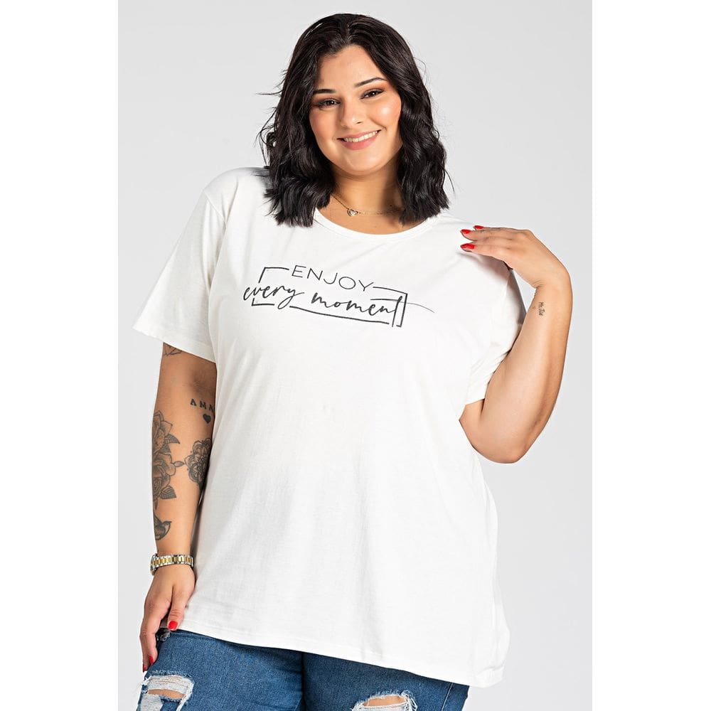 T-shirt Feminina Plus Size Malha Algodão Estampada \"Enjoy\" - Serena