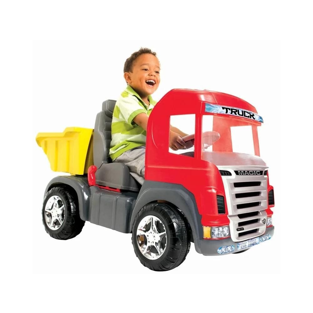 Caminhão Truck Infantil com Pedal Vermelho Magic Toys