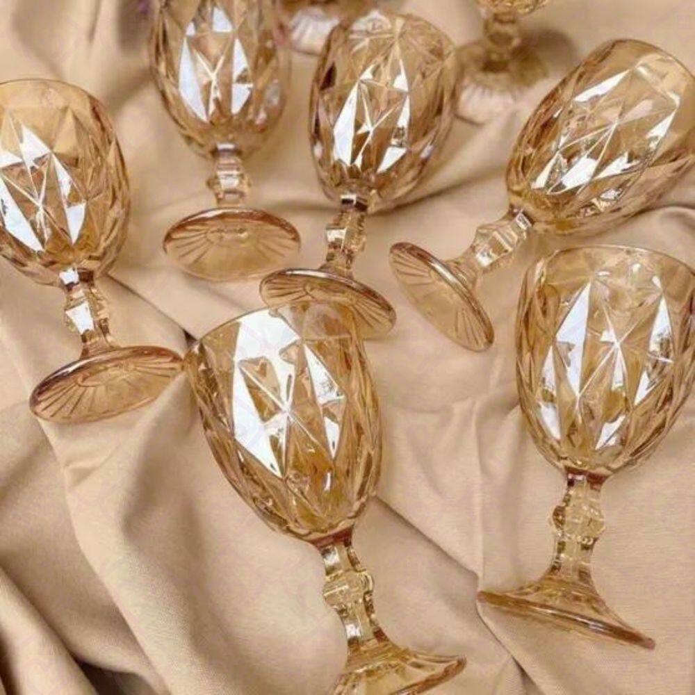 12 Unidade Taça Luxo Diamante 330ml Cor Dourado Bico de Jaca