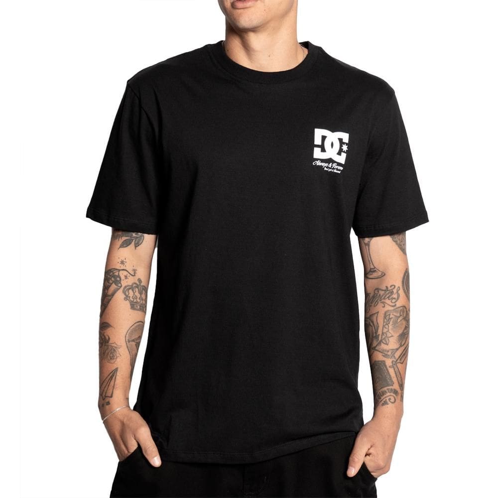 Camiseta DC Shoes Twisted SM25 Masculina Preto