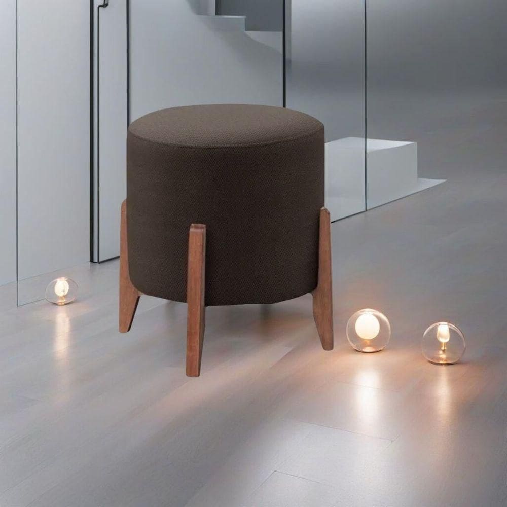Puff Estofado Decorativo Para Sala Redondo Madrid Corino Marrom