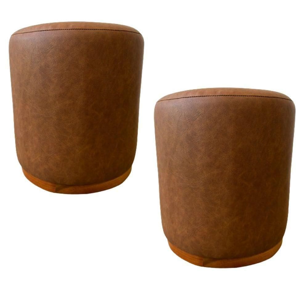 Kit 2 Puff Barcelona Decorativo Couro Caramelo Base Madeira