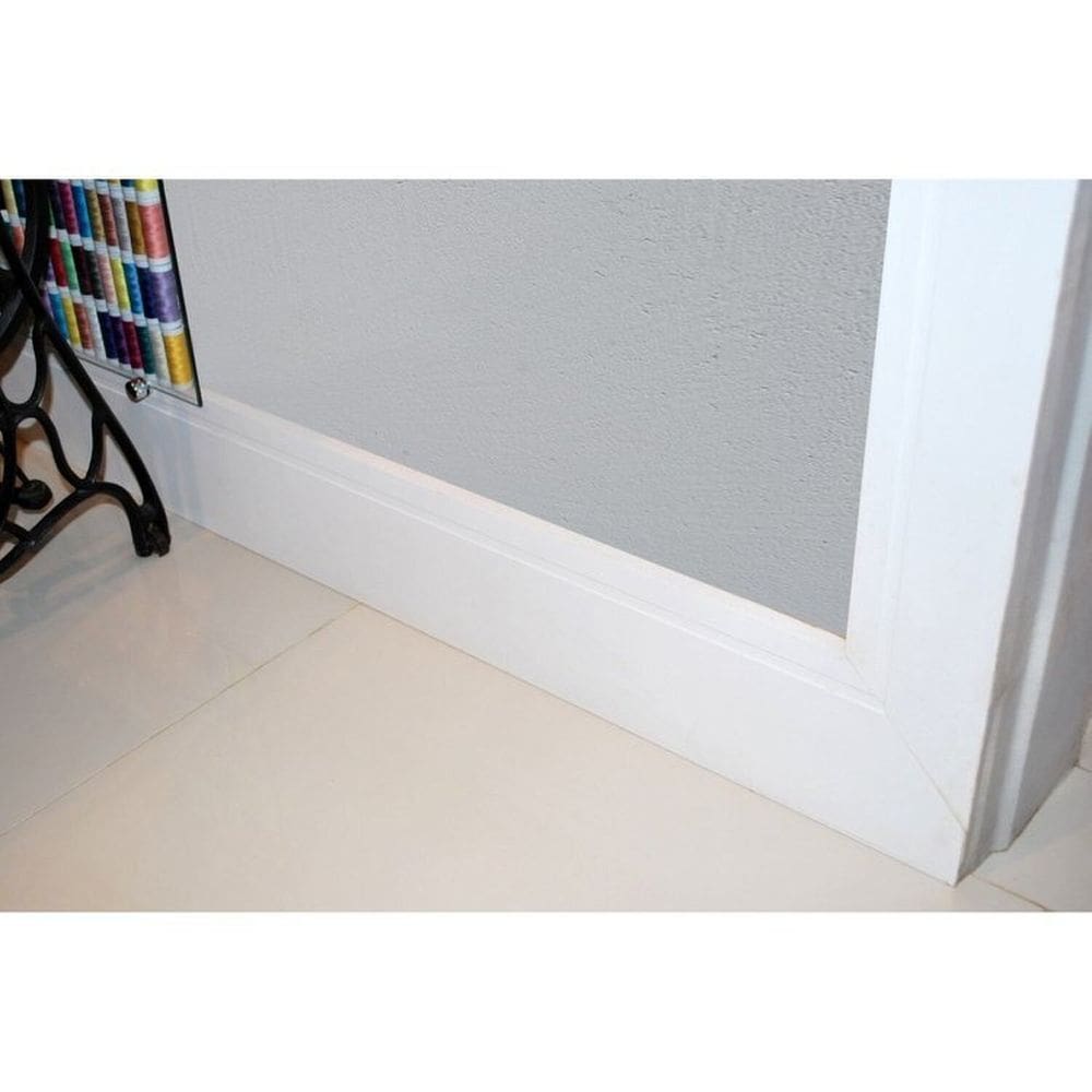Kit com 3 Barras Rodapé de MDF 10cm x 15mm x 2.20m Revestido Frisado Casablanca 6,6m Branco