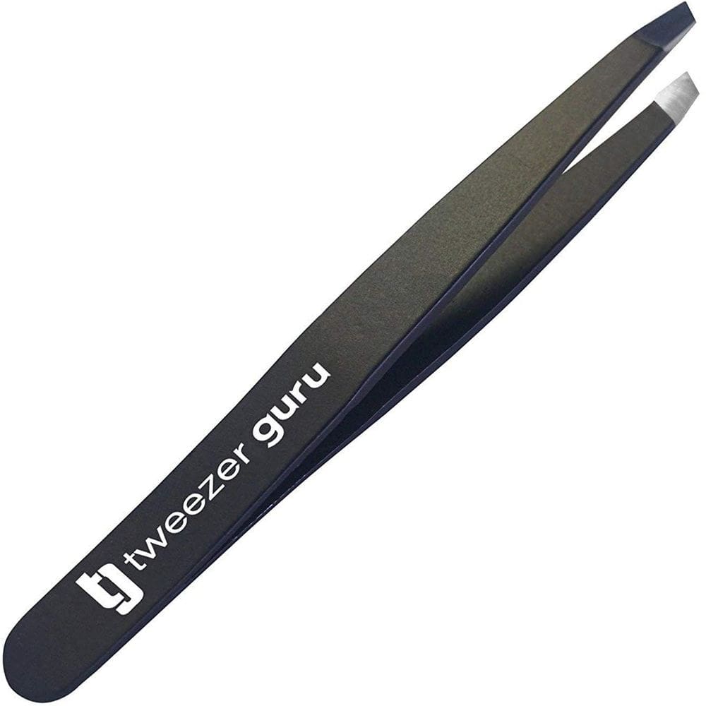 Pinça Tweezer Guru Slant Pointed Precision preta para mulheres