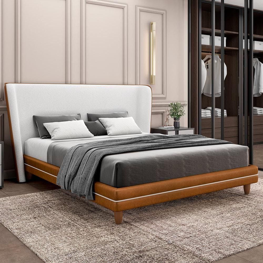 Cama Casal Base Box Pés Madeira 148cm Suném P05 Couríssimo Whisky Bouclê Cru - Lyam Decor