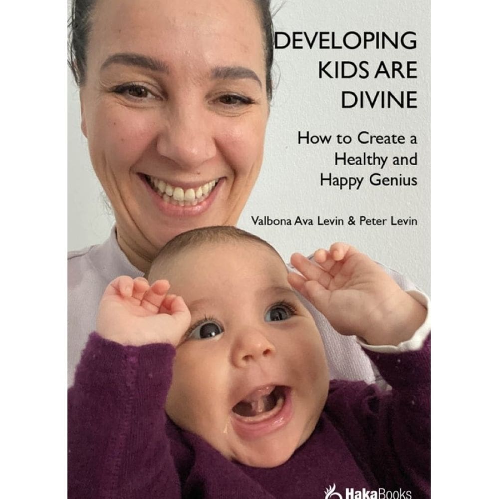 Developing kids are divie. - Inglês
