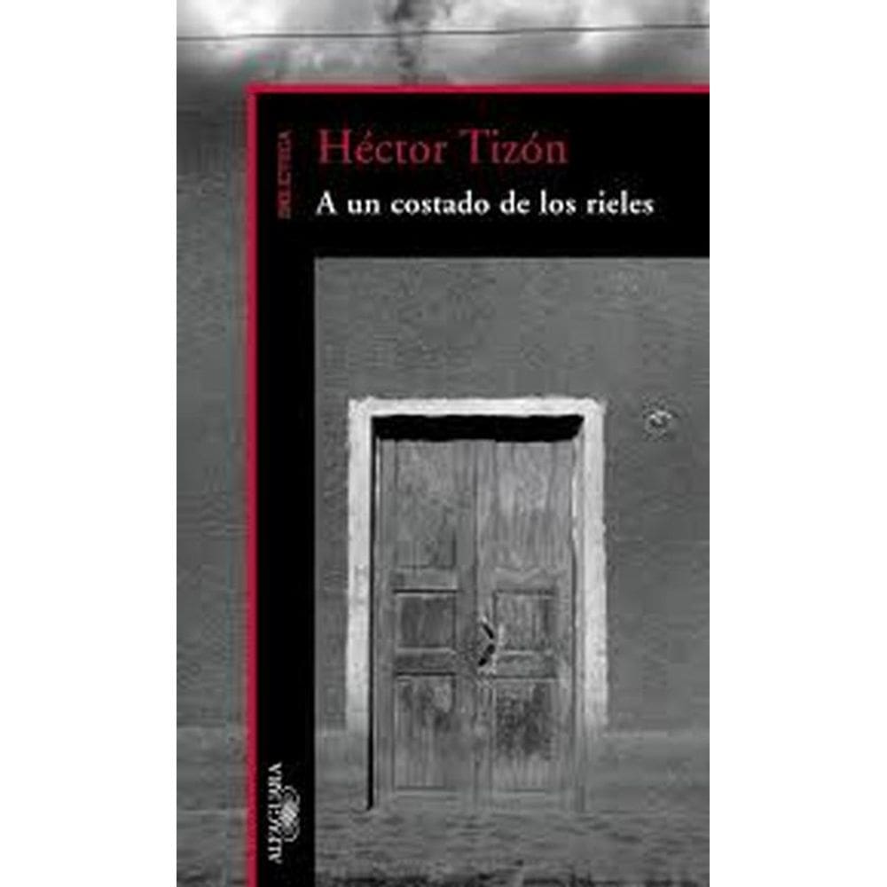 A Un Costado De Los Rieles