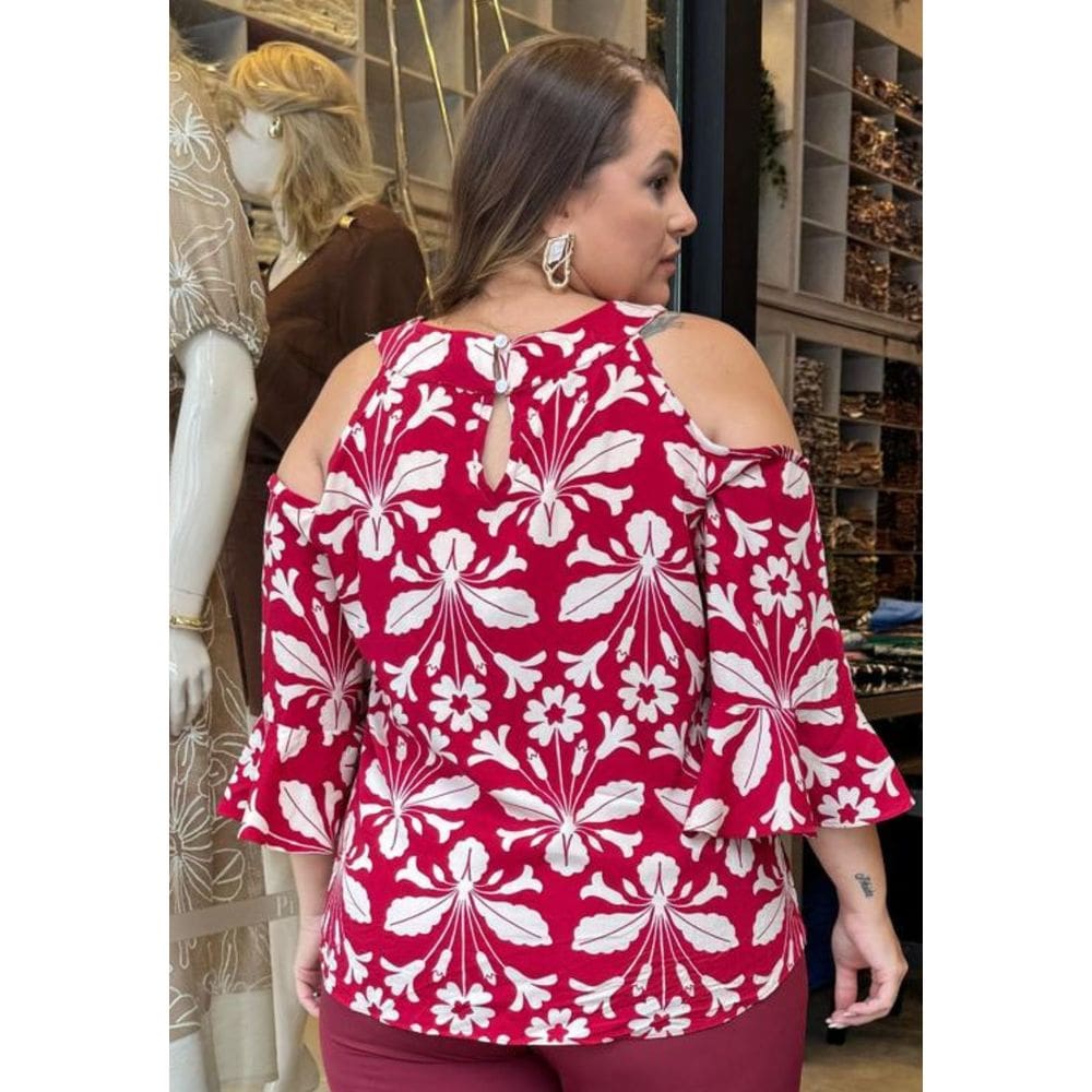 Blusa Plus Size Estampada Ombro Vazado