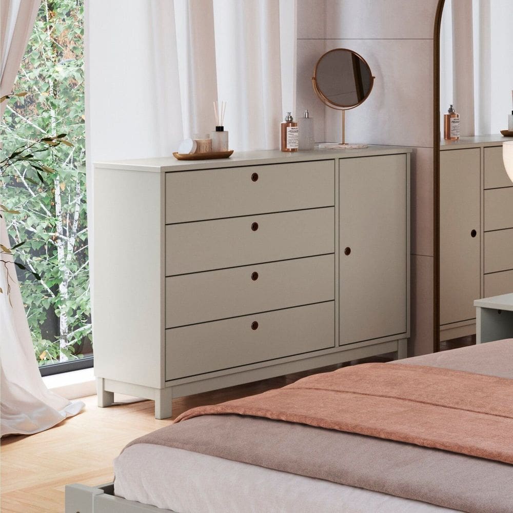 Cômoda 4 Gavetas Lucy de Madeira Maciça Verde Frost