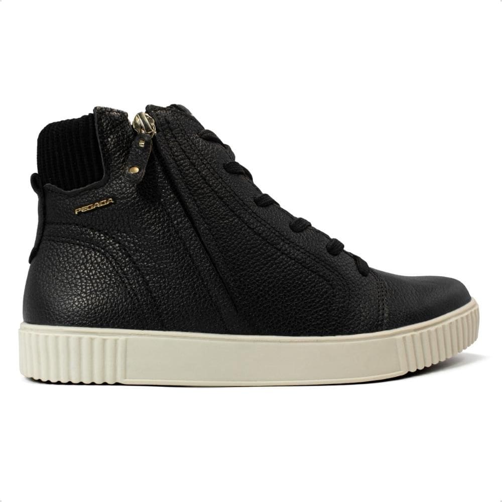 Bota Pegada Feminina em Couro Cano Curto 219025