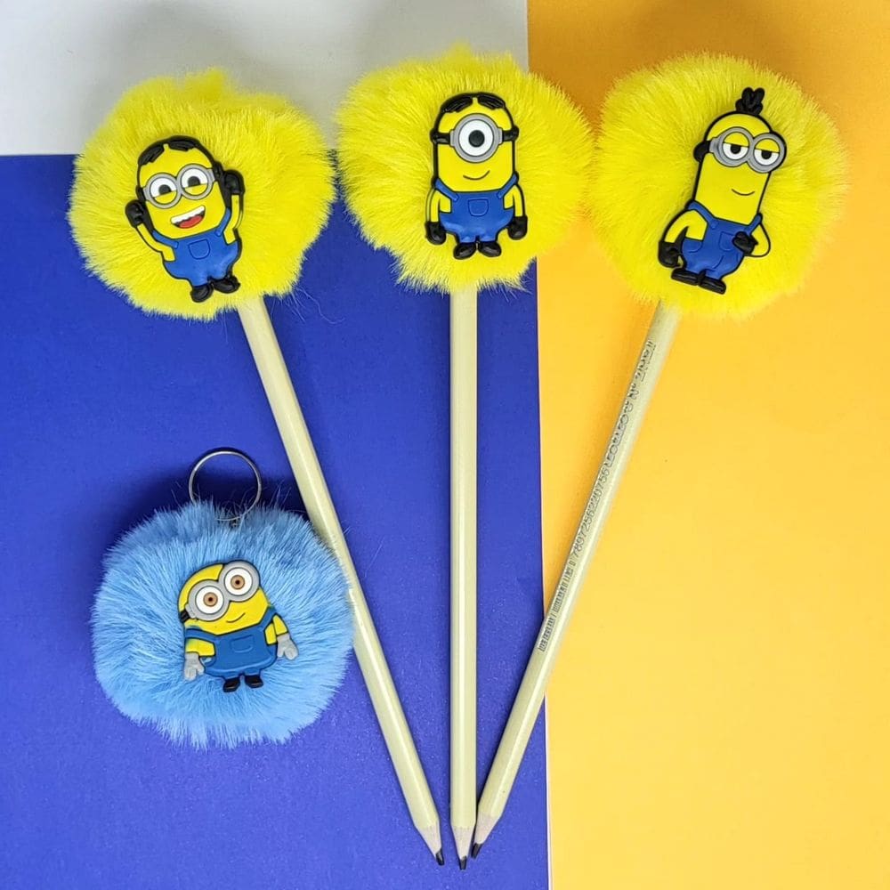 03 Lapis pompom e Chaveiro pompom Minions Meu Malvado Favorito lápis de escrever Minion material escolar presente lembra
