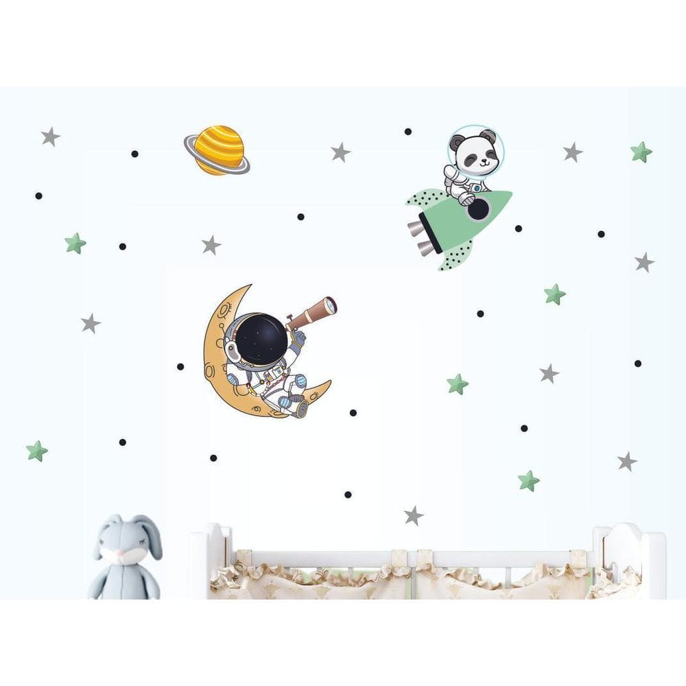 Adesivo De Parede Infantil Astronauta E Pandinha No Foguete