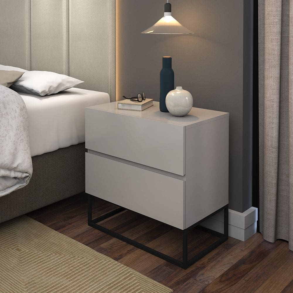 Mesa De Cabeceira Eros 45 Off White Com Pés Em Ferro Preto