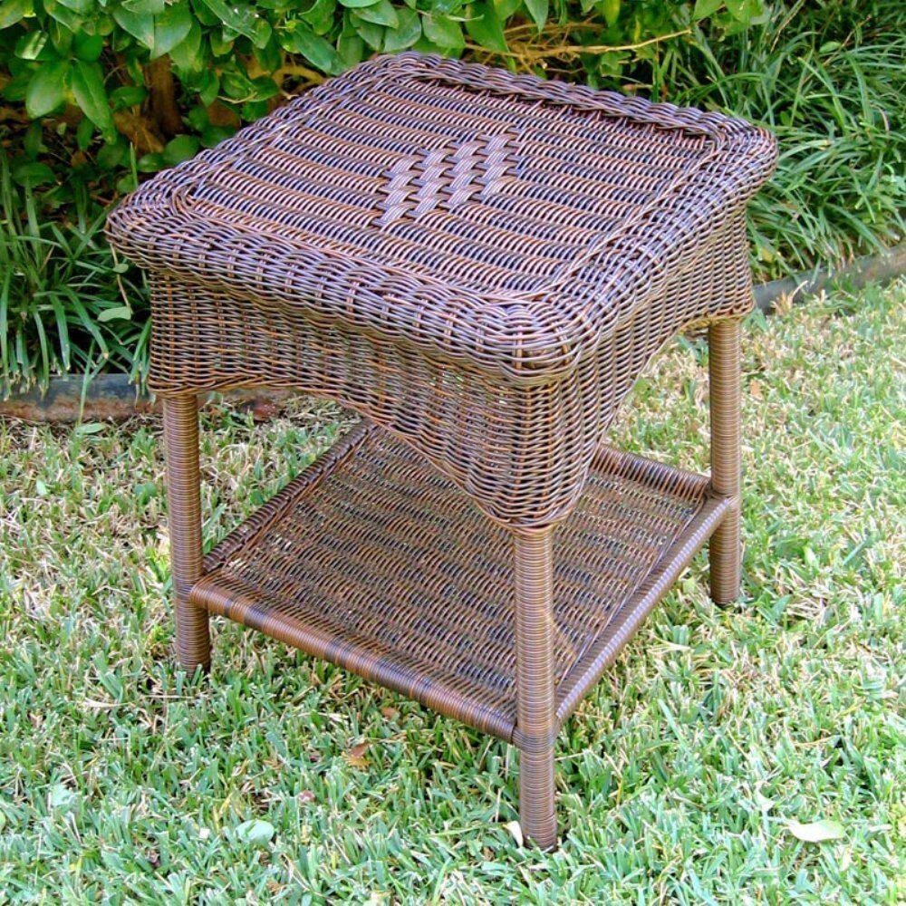 Mesa lateral externa International Caravan, resina de PVC e aço