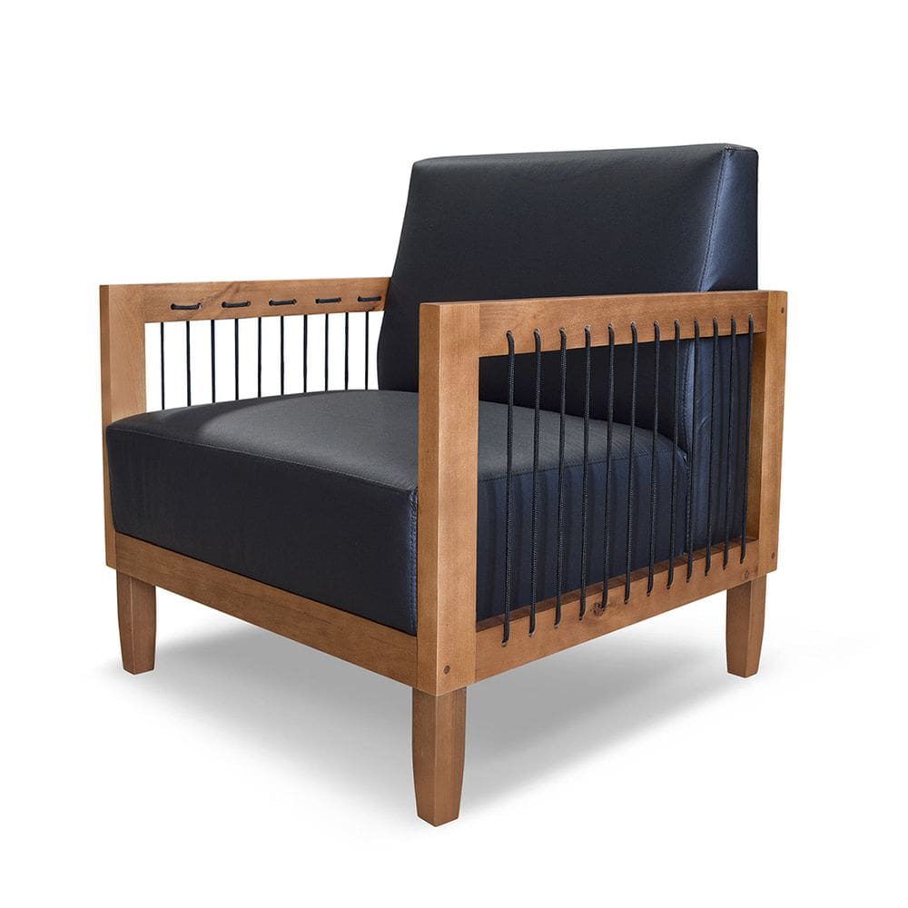 Poltrona Decorativa Base de Madeira Daia Corino Preto - Loja Sheep