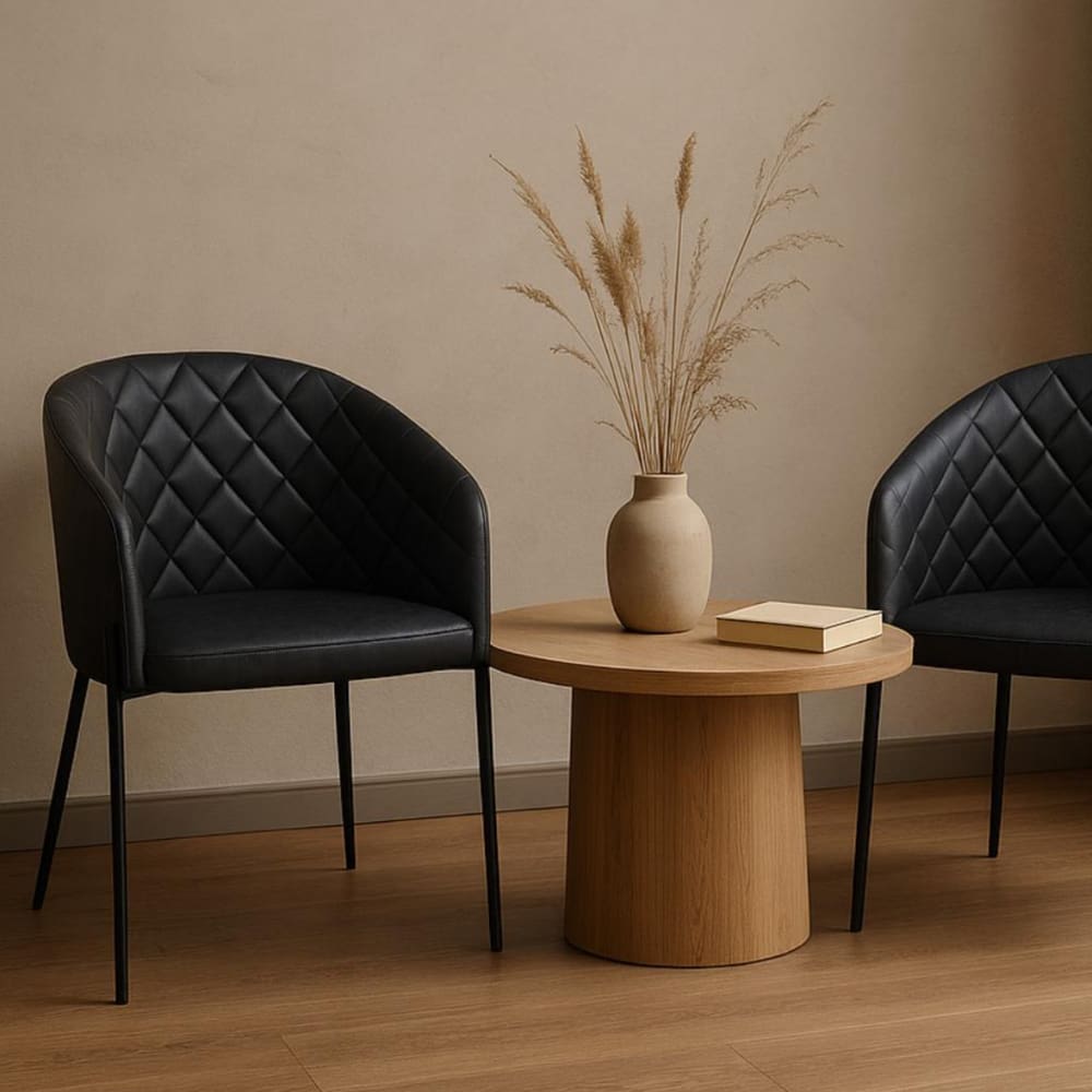 Poltrona Estofada com Base Fixa em Aço Carbono Pintura Epóxi – Laura Exclusiva