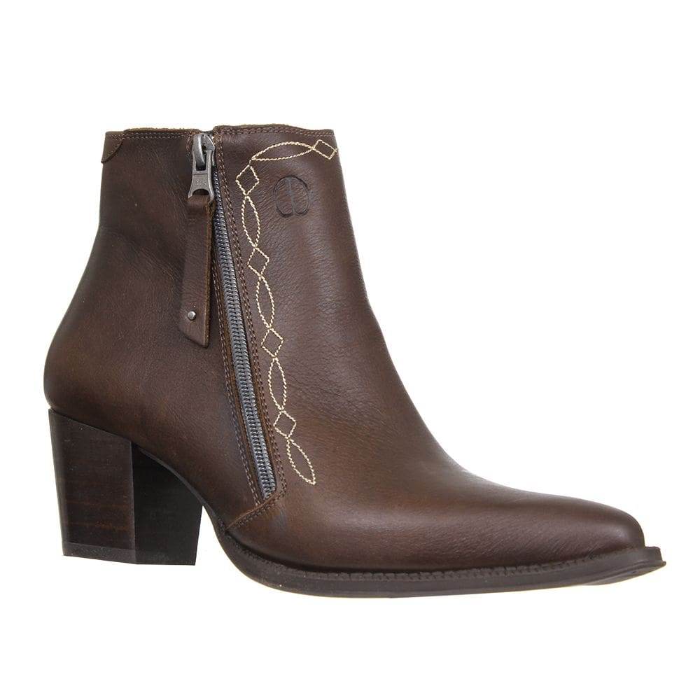 Bota Feminina Café com Bico Fino Cow Way 32656