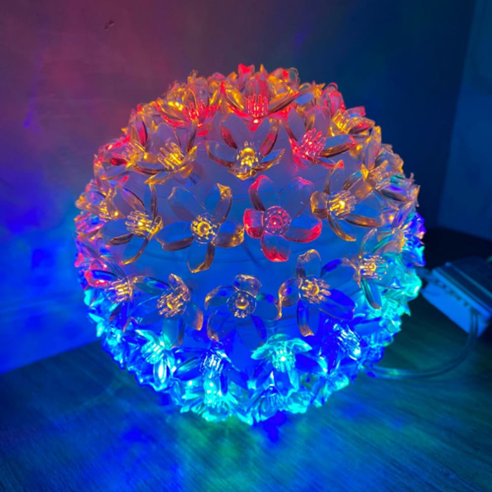 Globo Com 100 Lampadas Pisca Pisca Luz De Led Flor Tomada Tam. Médio Cor:Colorido