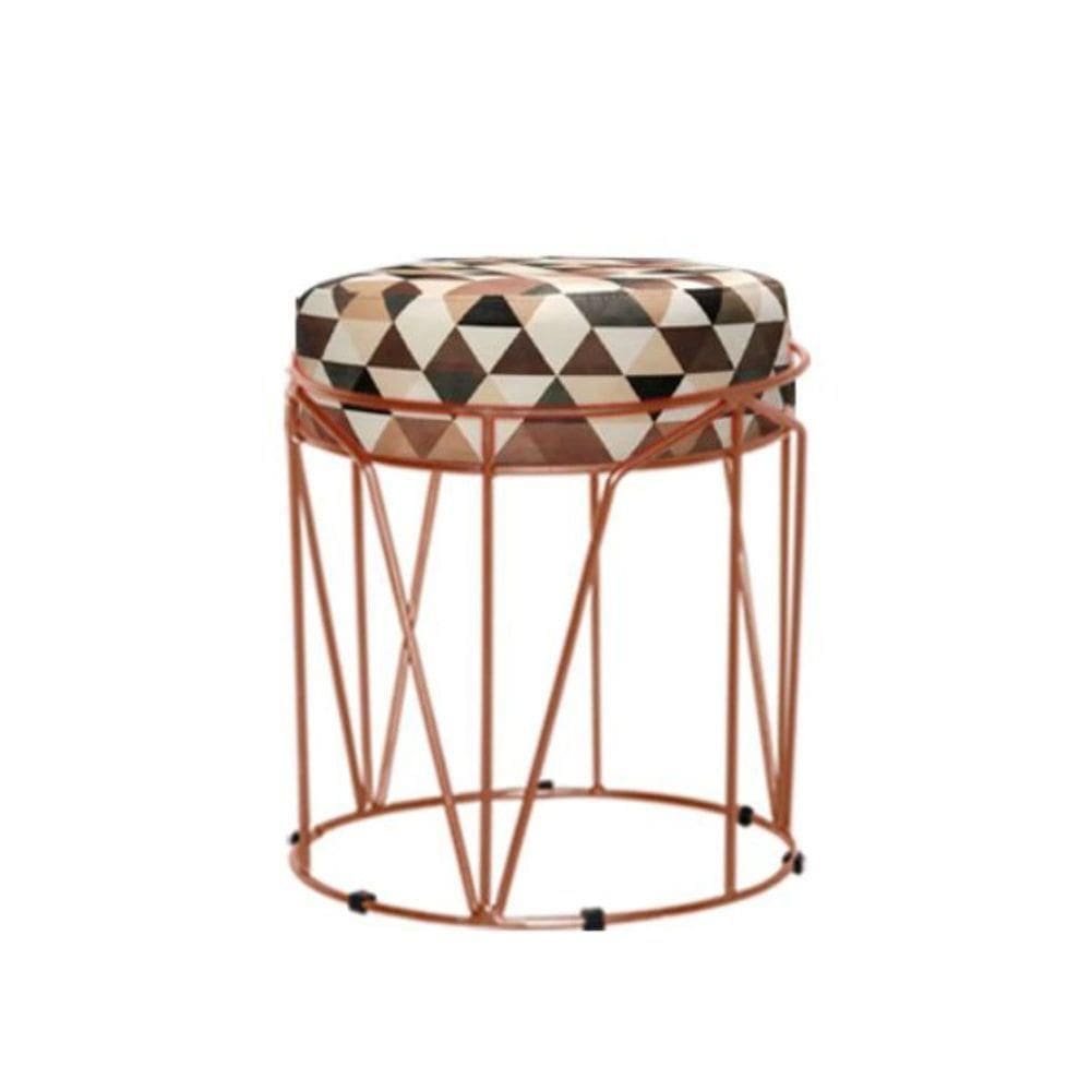 Puff Aramado Babu Com Armação Bronze Estofado Em Suede