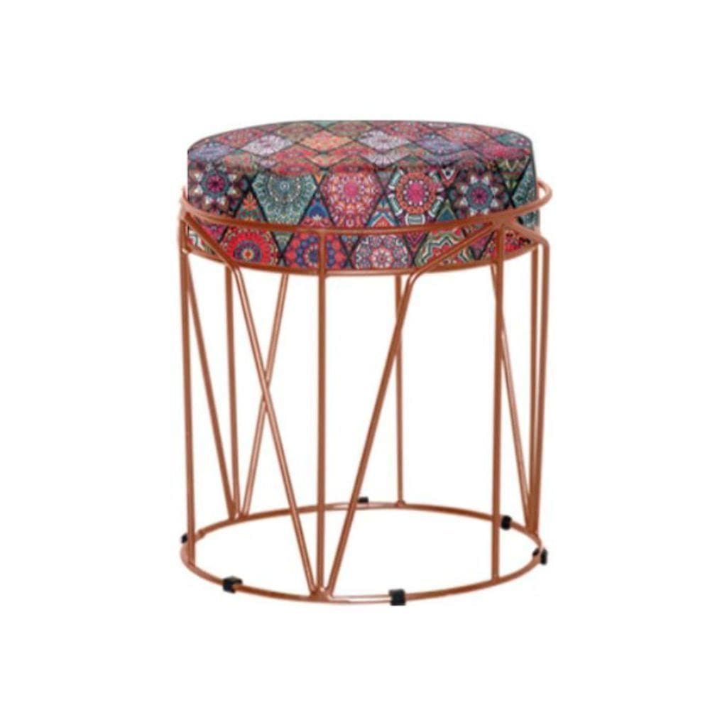 Puff Aramado Babu Com Armação Bronze Estofado Em Suede