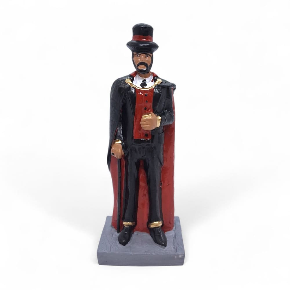 Estátua Exu Capa Preta Vermelho Proteção nos Caminhos 16 cm