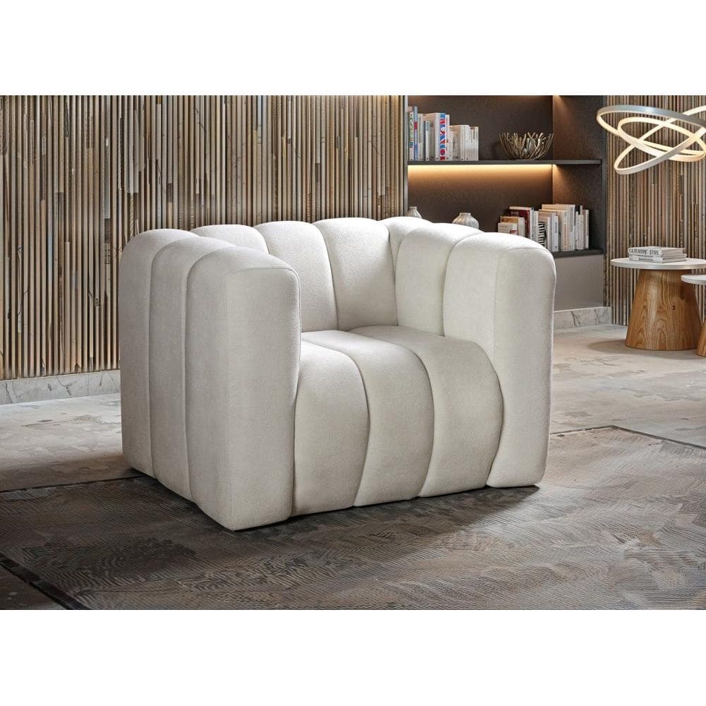 Poltrona Mona Elegante Retrô Confortável Recepção