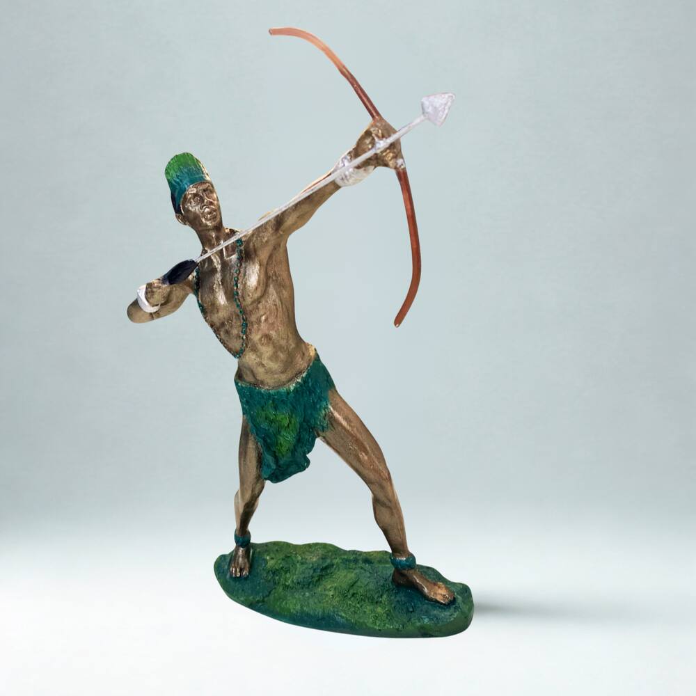 Escultura Orixá Oxóssi Guerreiro Vintage em Resina 22 cm