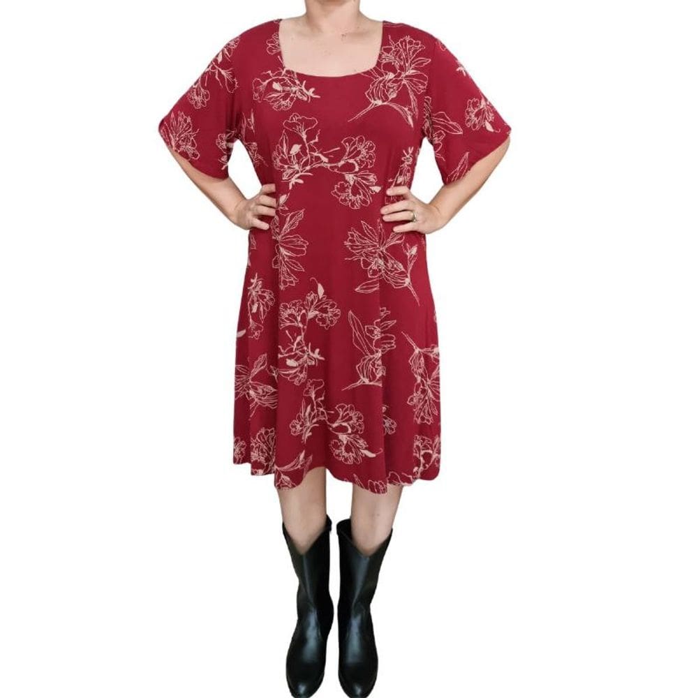 Vestido Essência MC Marsala Flores Plus Size