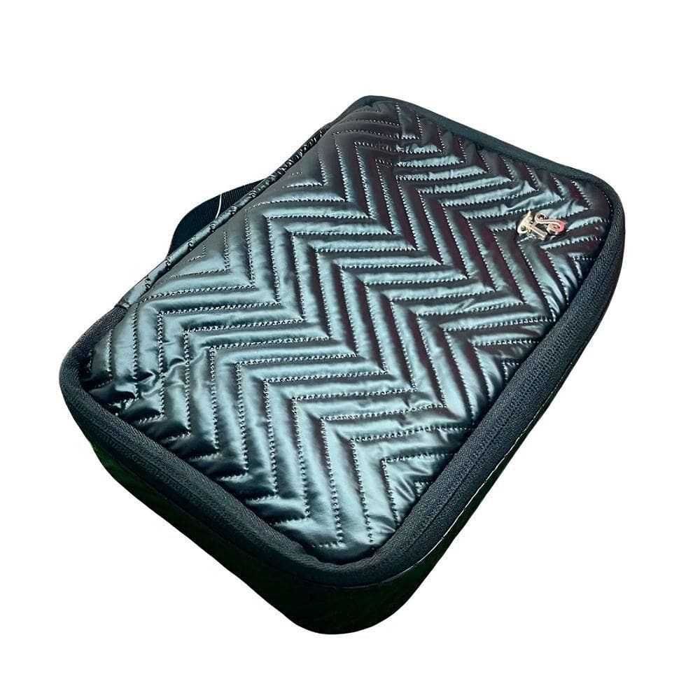 Bolsa Necessaire Estilo Matelassê Chevron Metálico Cor:preto
