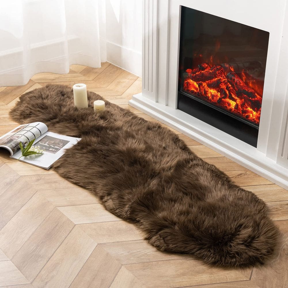 Tapete Ashler Faux Fur, 2 x 6 pés, pele de carneiro ultramacia, café escuro