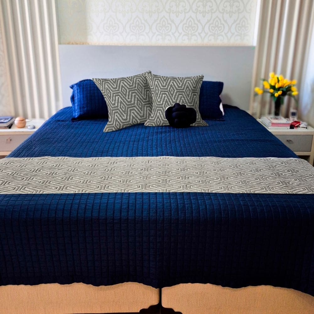 Peseira Queen Luxo p/ Cama Sofá + 4 Capa de Almofada Bege