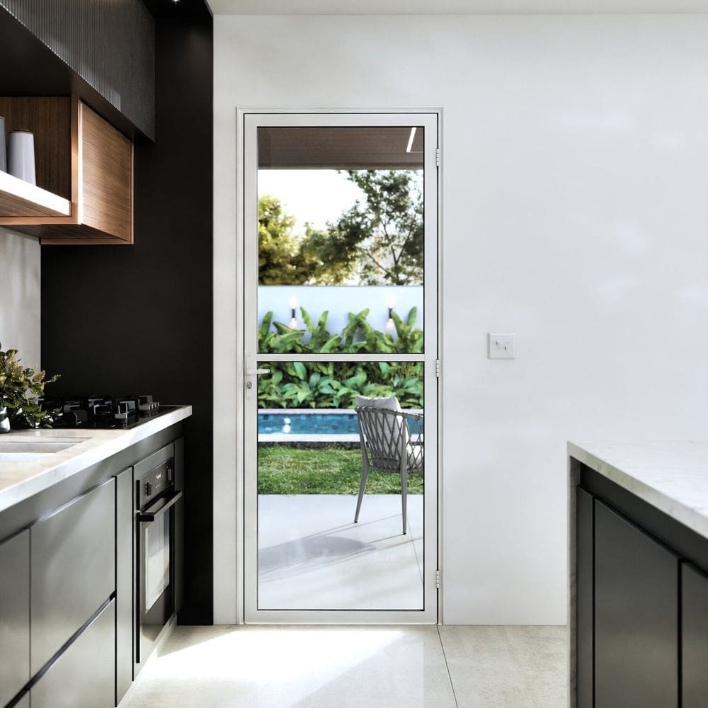 Porta de Alumínio de Giro de Vidro com Travessa 215x85cm Lucasa Ideale Branco