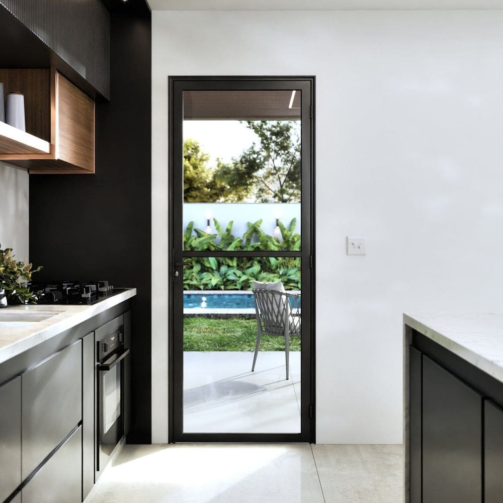 Porta de Alumínio de Giro de Vidro com Travessa 215x85cm Lucasa Ideale Preto