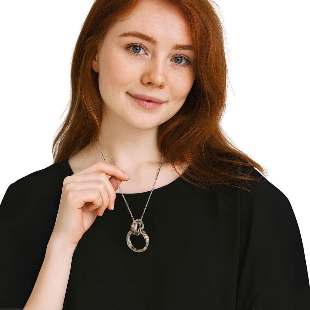 Colar Longo Argolas Prateadas Festa Elegante Feminino Luxo