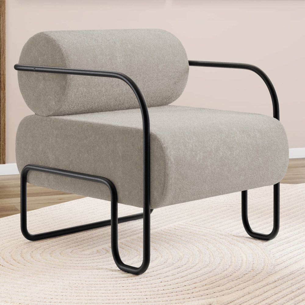 Poltrona Decorativa Orgânica Living Miska Bouclê Bege - Desk Design