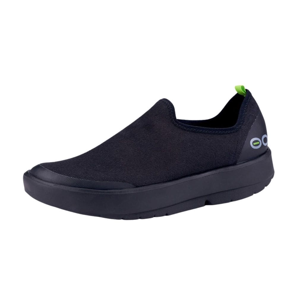 Sapato de recuperação OOFOS OoMG EeZee Low Black para mulheres tamanho 5