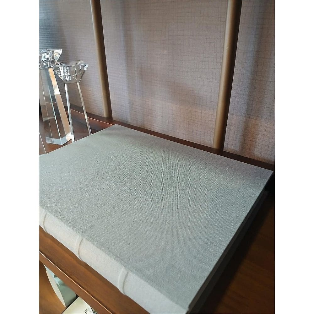 Livro Caixa em MDF com Revestimento em Linho na cor Cinza