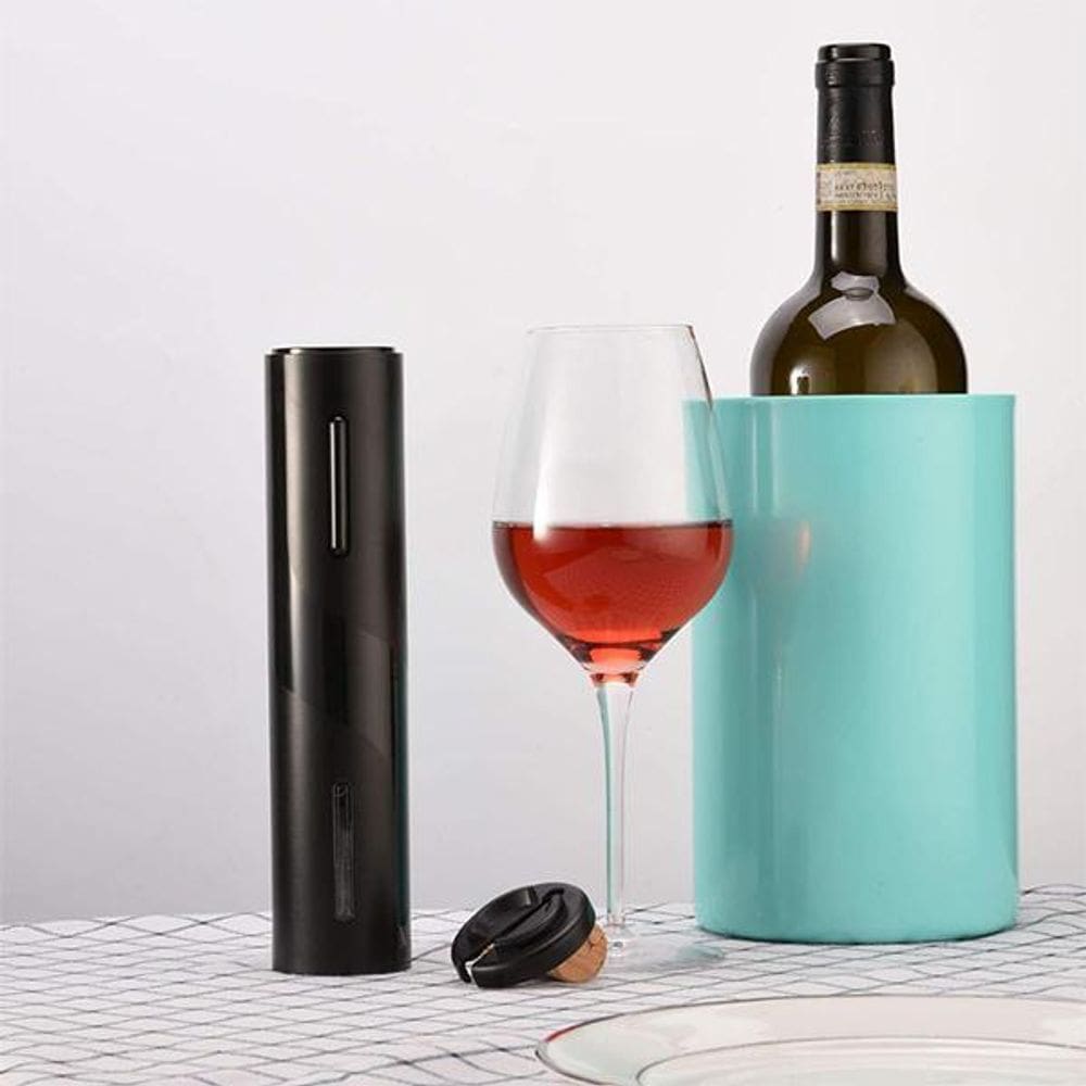 Abridor De Vinho Elétrico Luatek Preto Lk-8112 À Pilha Aa