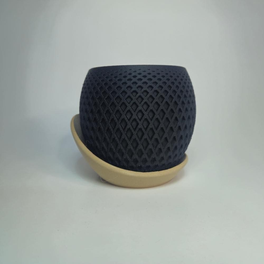 Vaso Decorativo Moderno Texturizado Com Base Bege Design Curvo Para Ambientes Preto