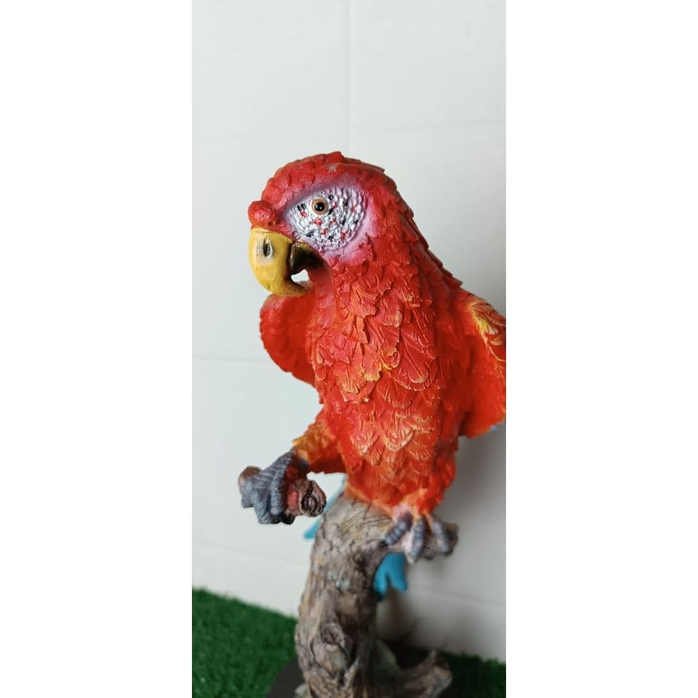 Enfeite Animal Arara Vermelha De Resina Decorativo 30Cm