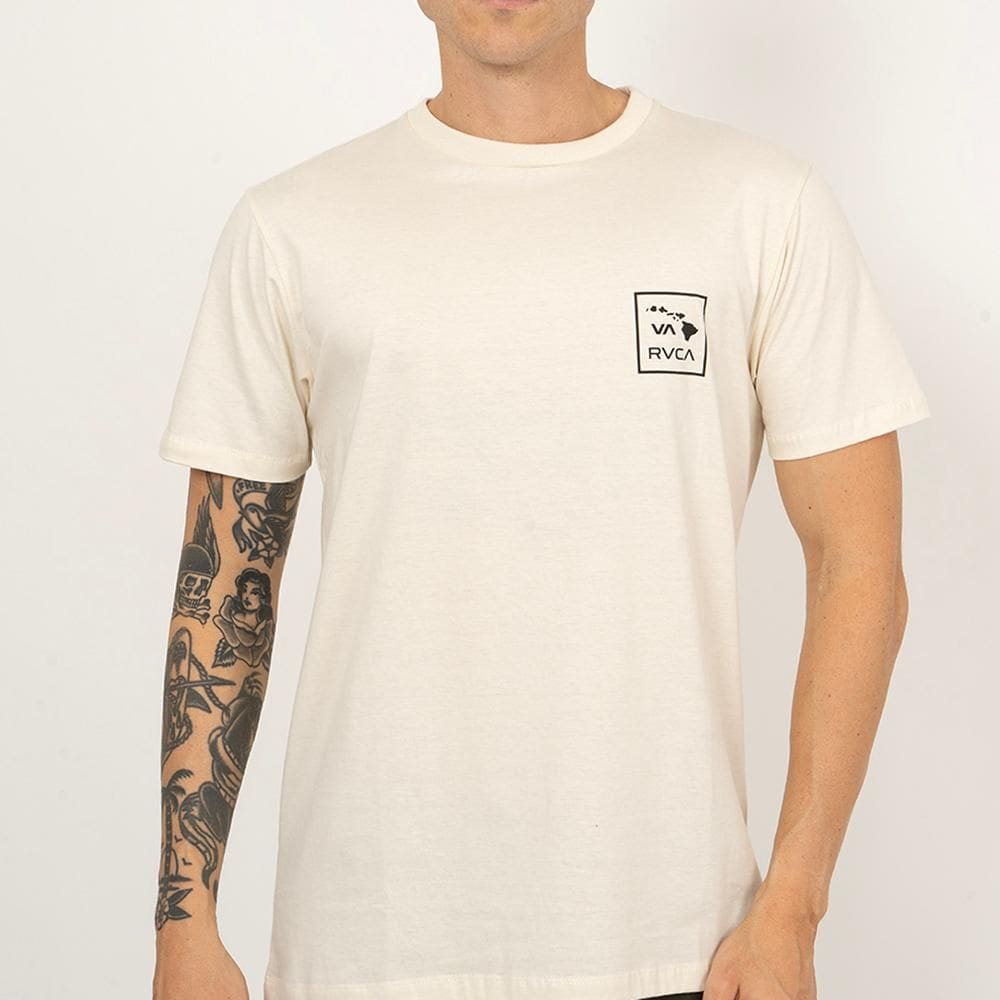 Camiseta RVCA VA ATW Hawaii SM26 Masculina Off White