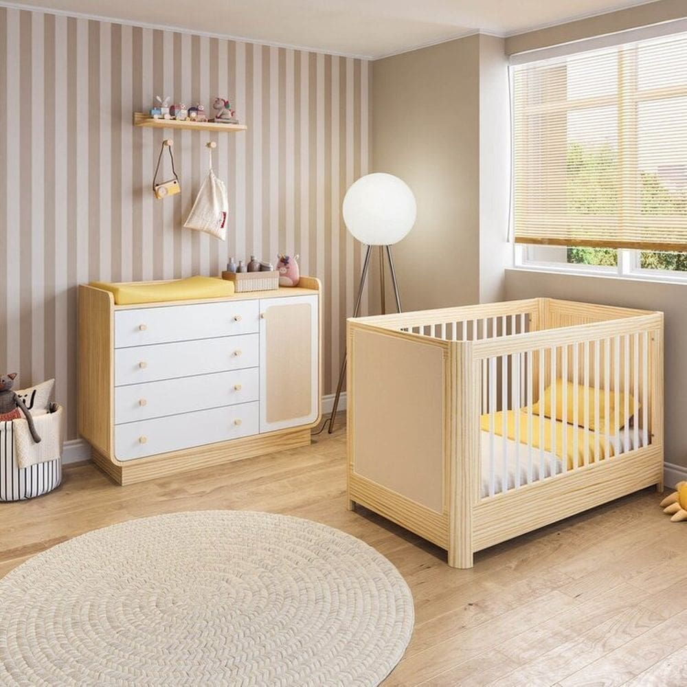 Conjunto com Berço 2 em 1 e Cômoda 4 Gavetas 1 Porta, Rattan e Madeira Maciça Wave Casatema Branco/Natural