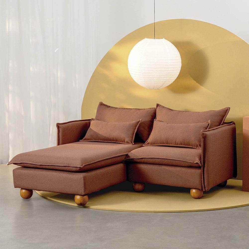 Sofá Modular 2 Lugares com Chaise e Pé Bolinha Sôma Cabecasa Madeiramadeira Mocha Mousse
