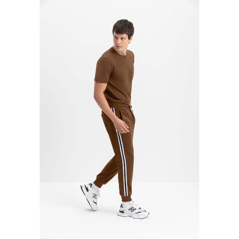 Calça Jogger Masculina Em Moletom Essendi Marrom Escuro