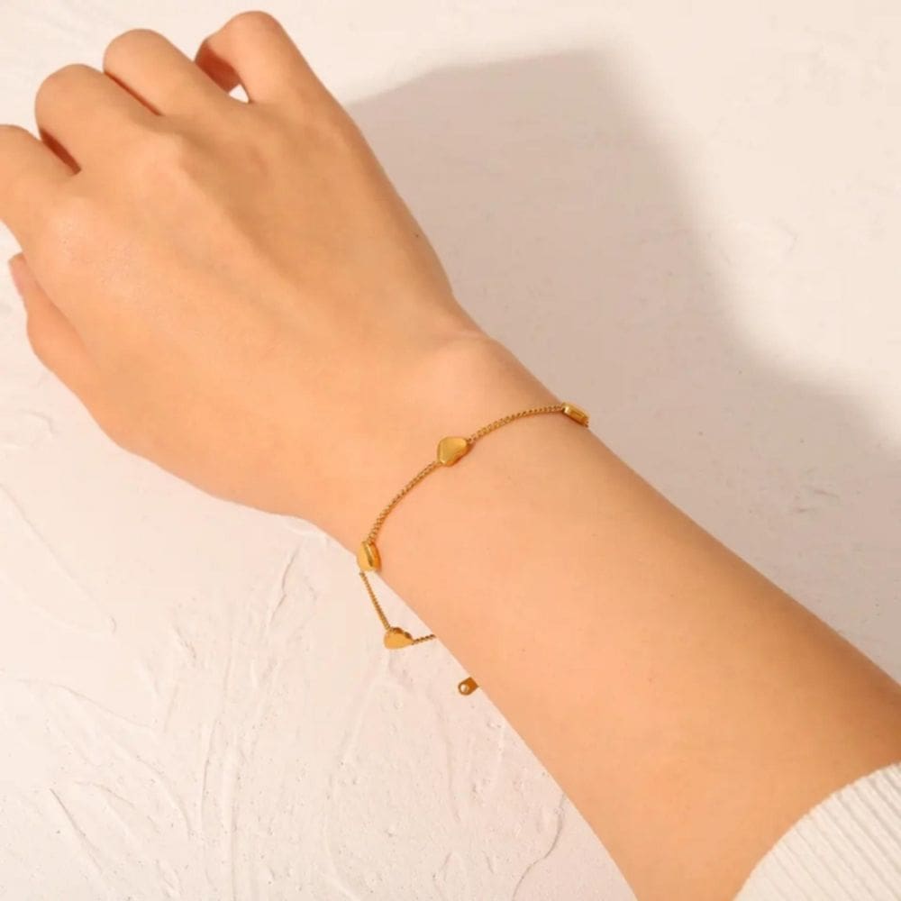 Pulseira para mulheres com coração de aço inoxidável banhado a ouro 18K