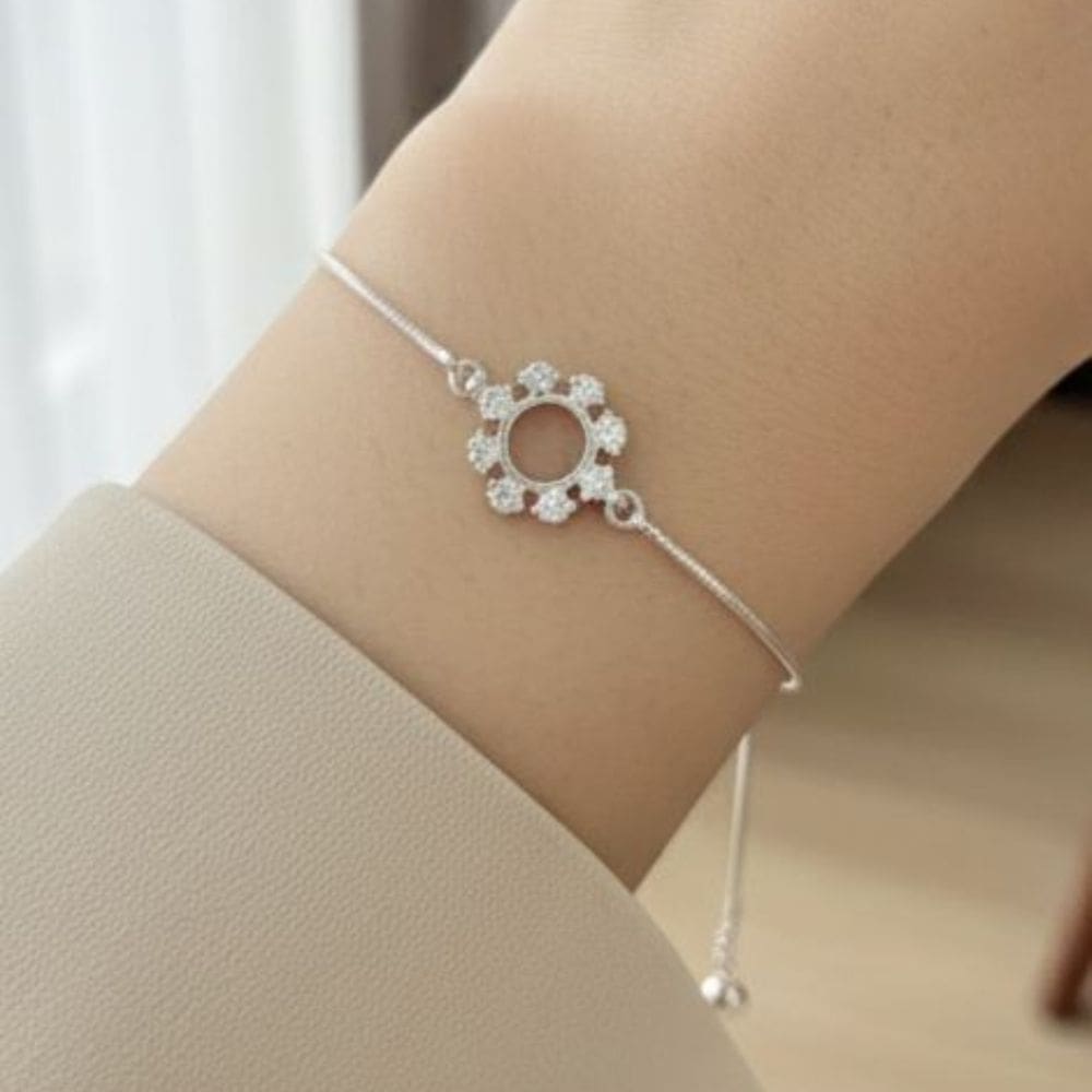 Pulseira Florzinha Com Zircônias Cristais Banhada a Prata