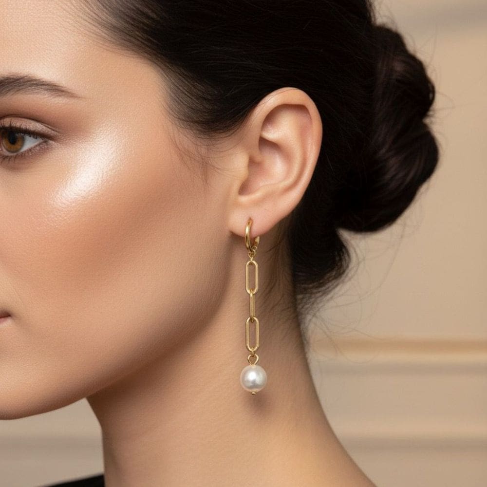 Brinco Argolinha Elo Cadeado Com Pérola Banhado a Ouro