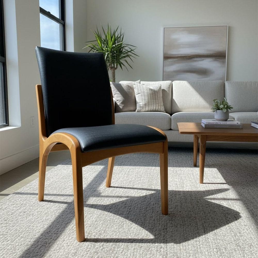 Cadeira Aura Estofada Estrutura Em Madeira Maciça Courino Preto Conforto Para Sala De Jantar Mobília Decor