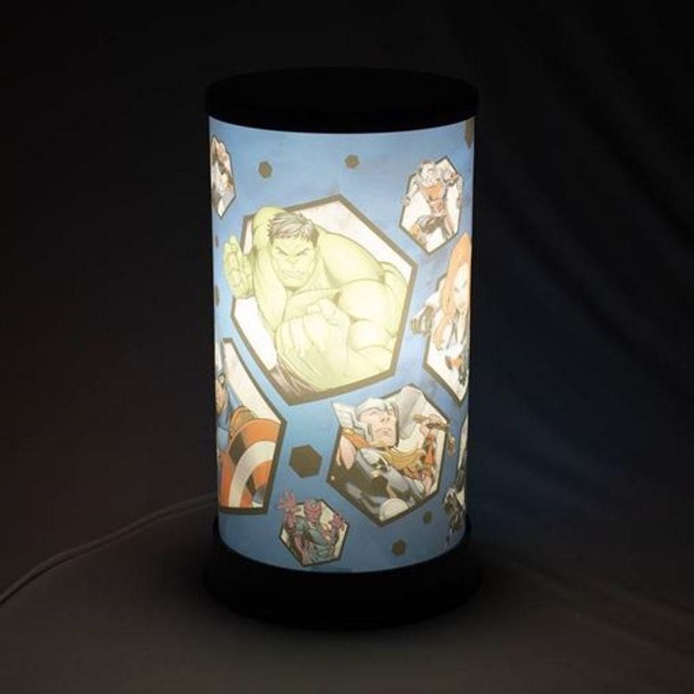 Luminária Mesa Super-heróis Marvel: Ilumine Seu Espaço Com Estilo E Aventura!
