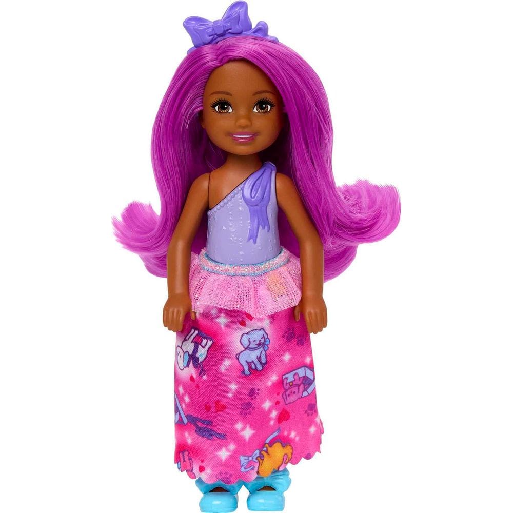 Boneca Barbie Dreamtopia Chelsea Royal com cabelo rosa e saia roxa